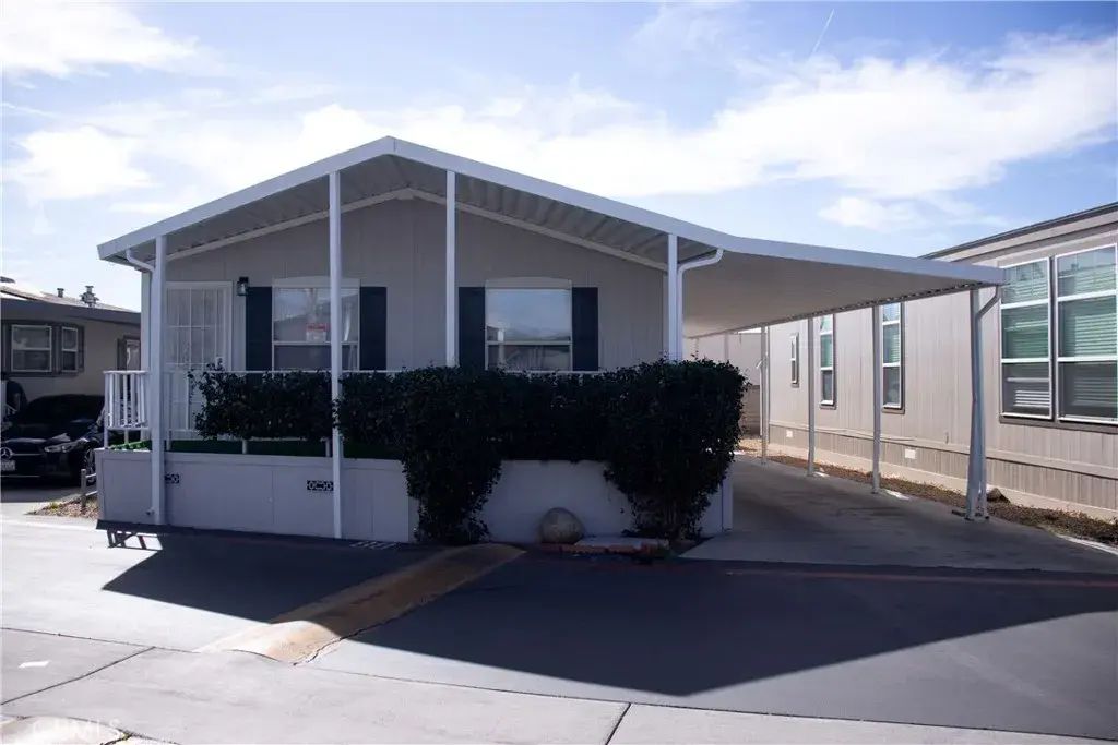 1445 W Florida, Hemet