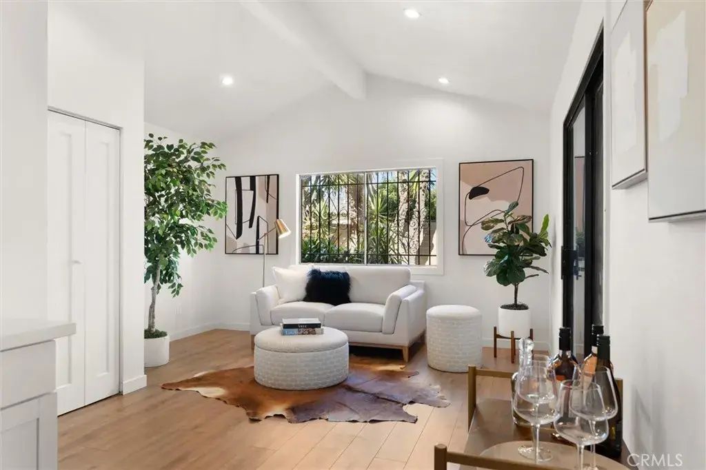 1559 W 113th, Los Angeles