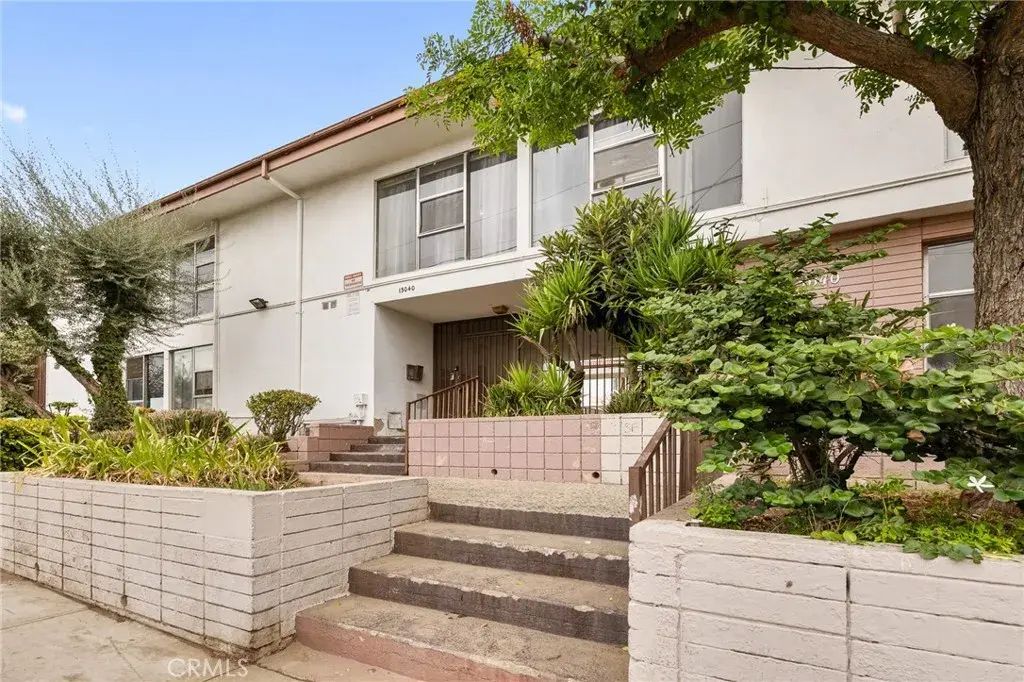 13040 Dronfield 25, Sylmar