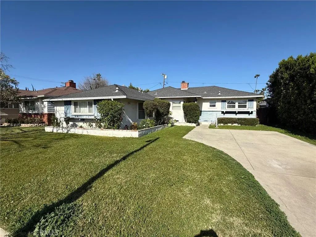 19465 Friar, Tarzana