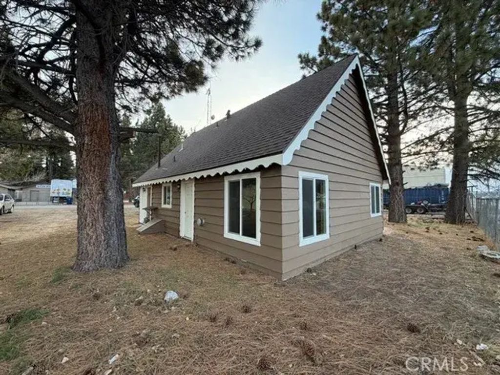 345 W Fairway, Big Bear City