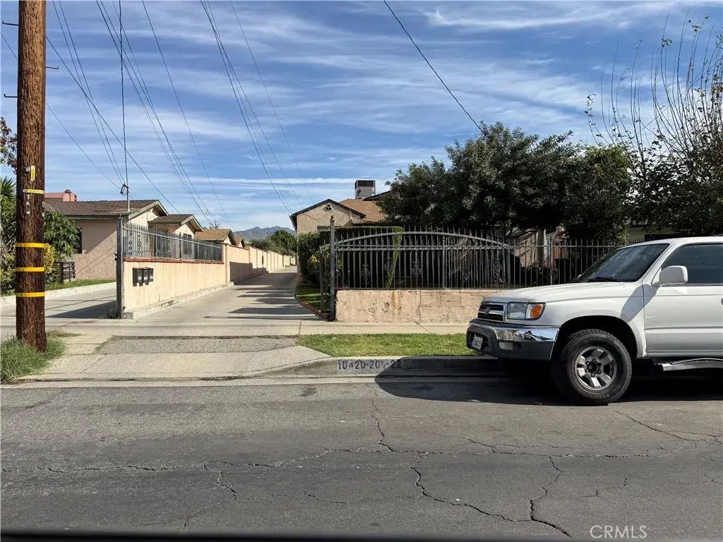10422 Telfair, Pacoima