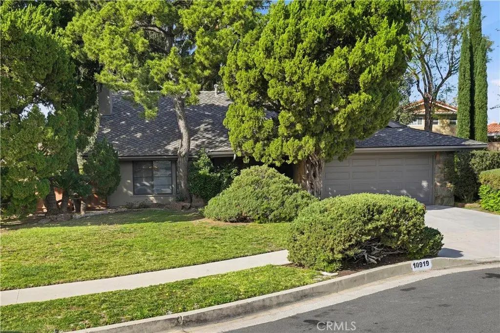 10919 Bismarck, Porter Ranch