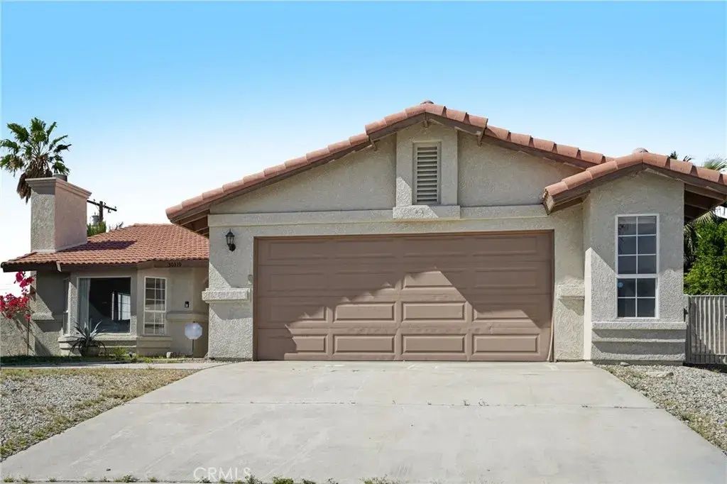 30319 Desert Moon, Thousand Palms