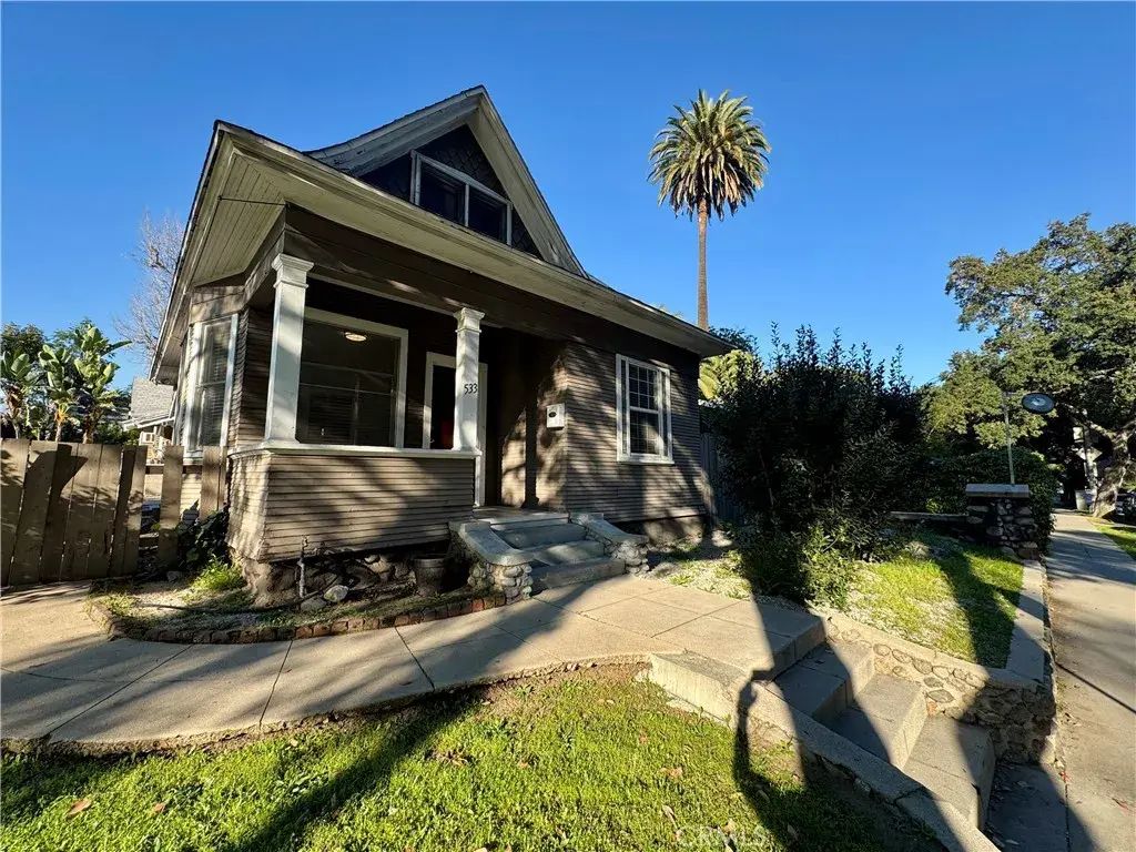 533 E Villa, Pasadena