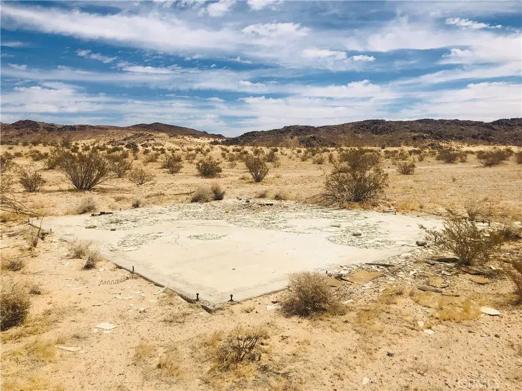 5 Pipeline, 29 Palms