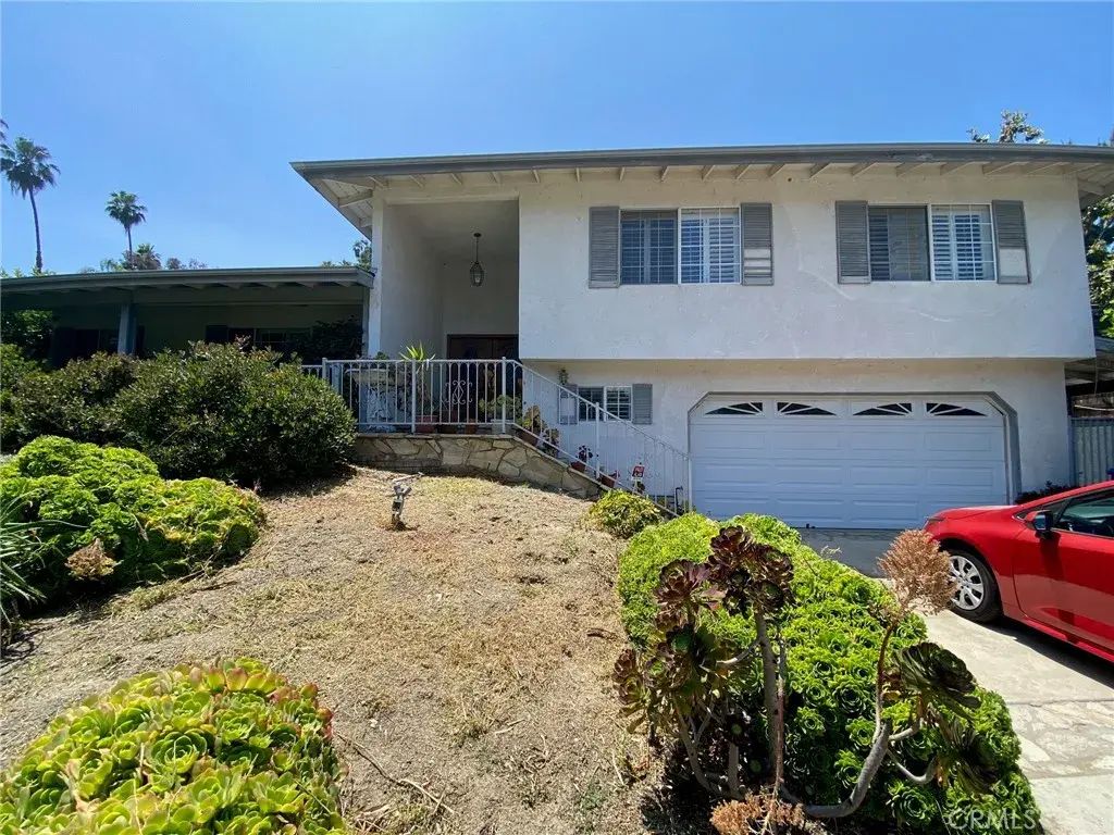 5323 Del Moreno Drive, Woodland Hills