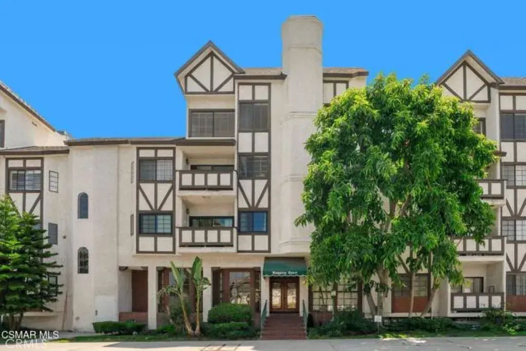 17914 Magnolia Boulevard 127, Encino