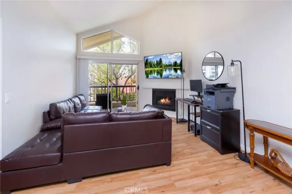 5535 Canoga Avenue 207, Woodland Hills