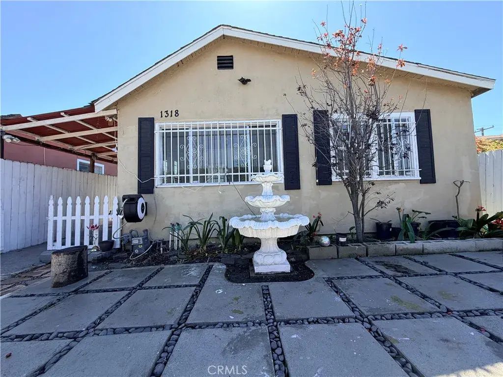 1318 E 100th Street, Los Angeles