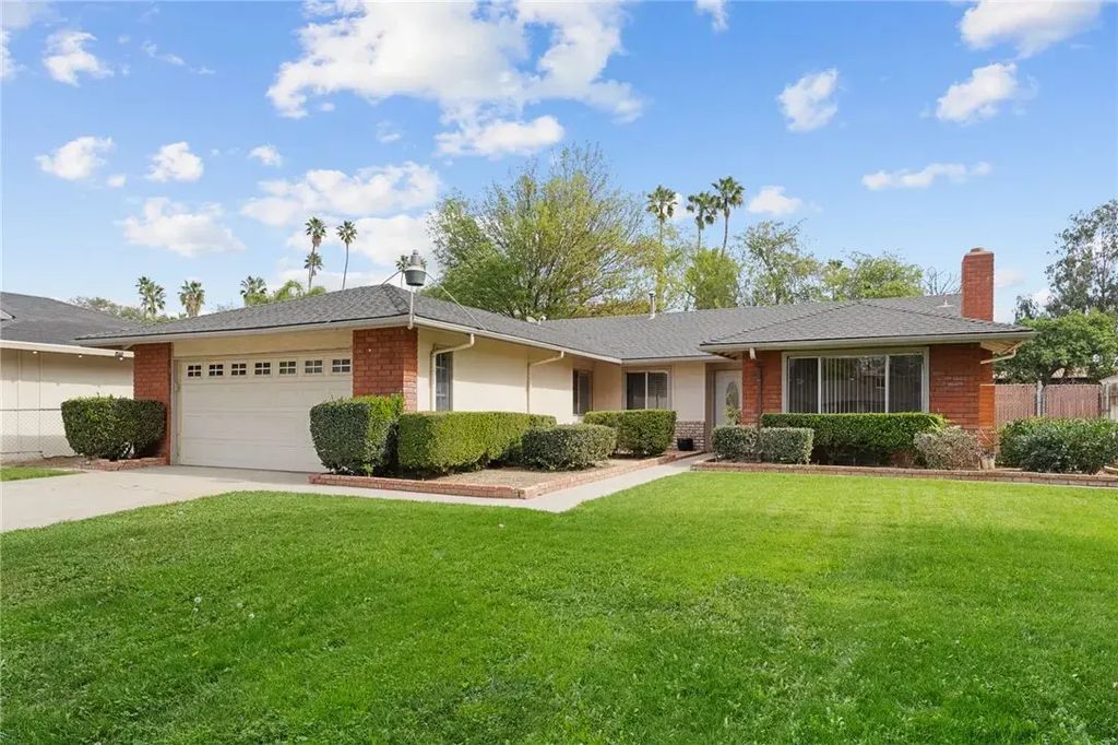6090 Meadowbrook Lane, Riverside