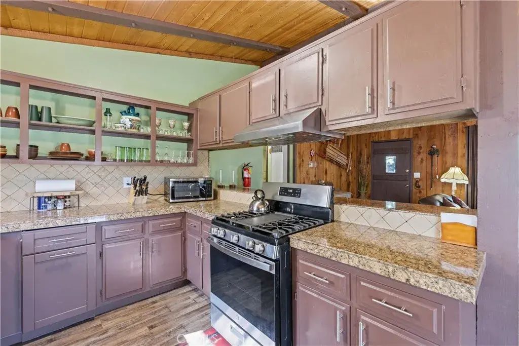 44667 Barton, Sugarloaf