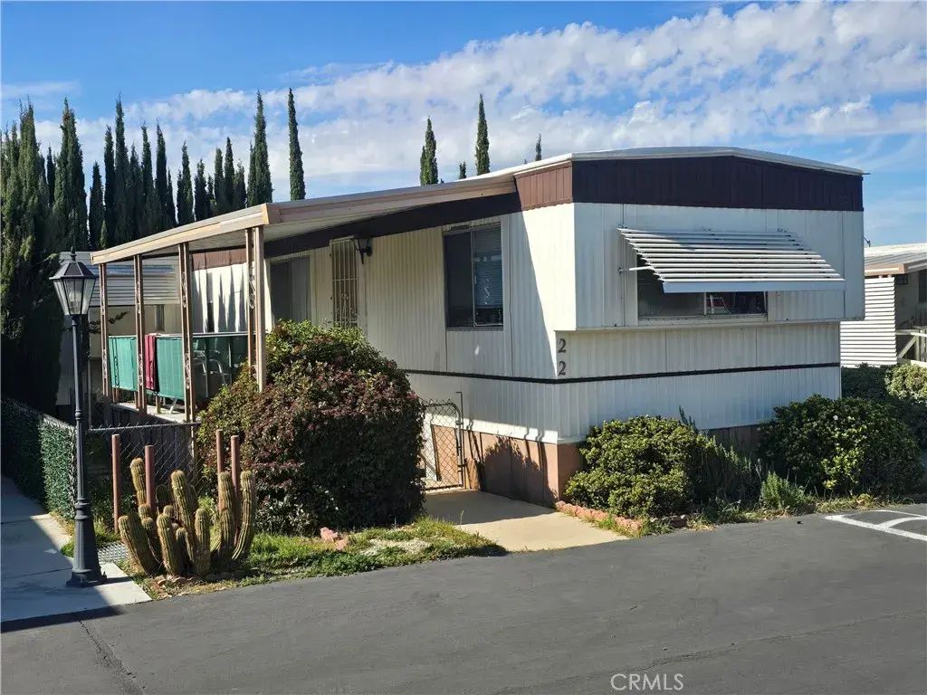 8655 Santa Fe East 22, Hesperia