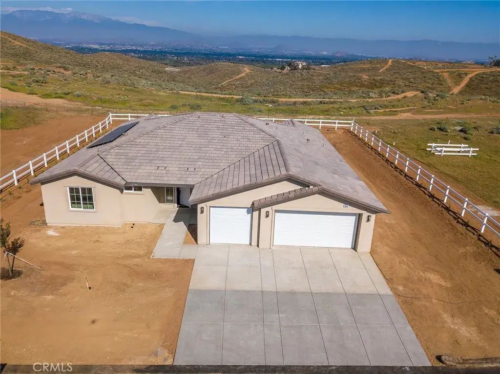 13744 Seven Hills Dr, Riverside