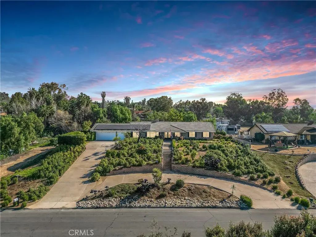 16750 Canyon View Drive, Riverside