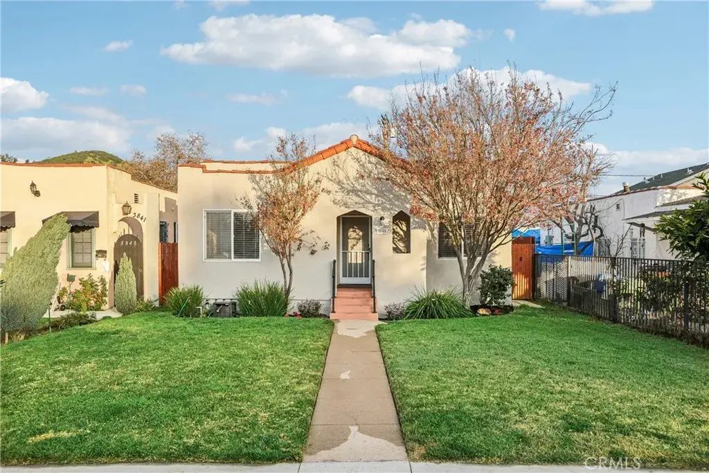 3845 Hollypark, Los Angeles