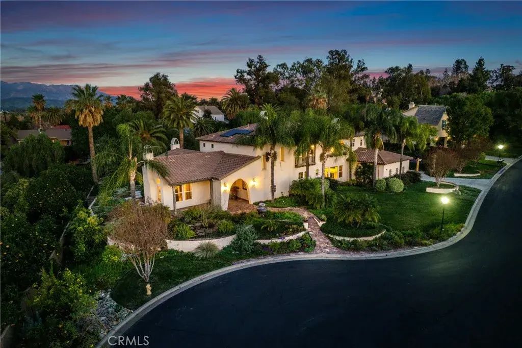 571 Wooden Bridge Lane, Redlands
