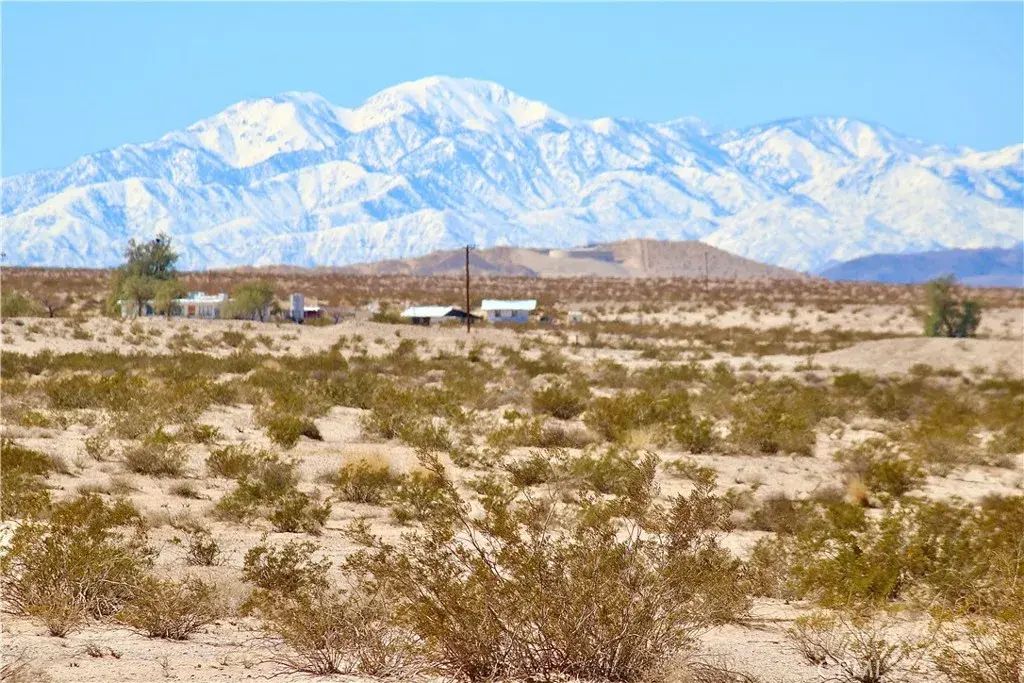 6 Topaz, 29 Palms