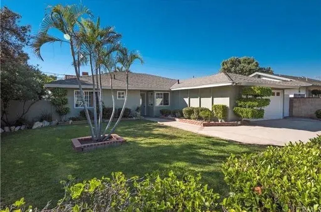 905 N Bender, Covina