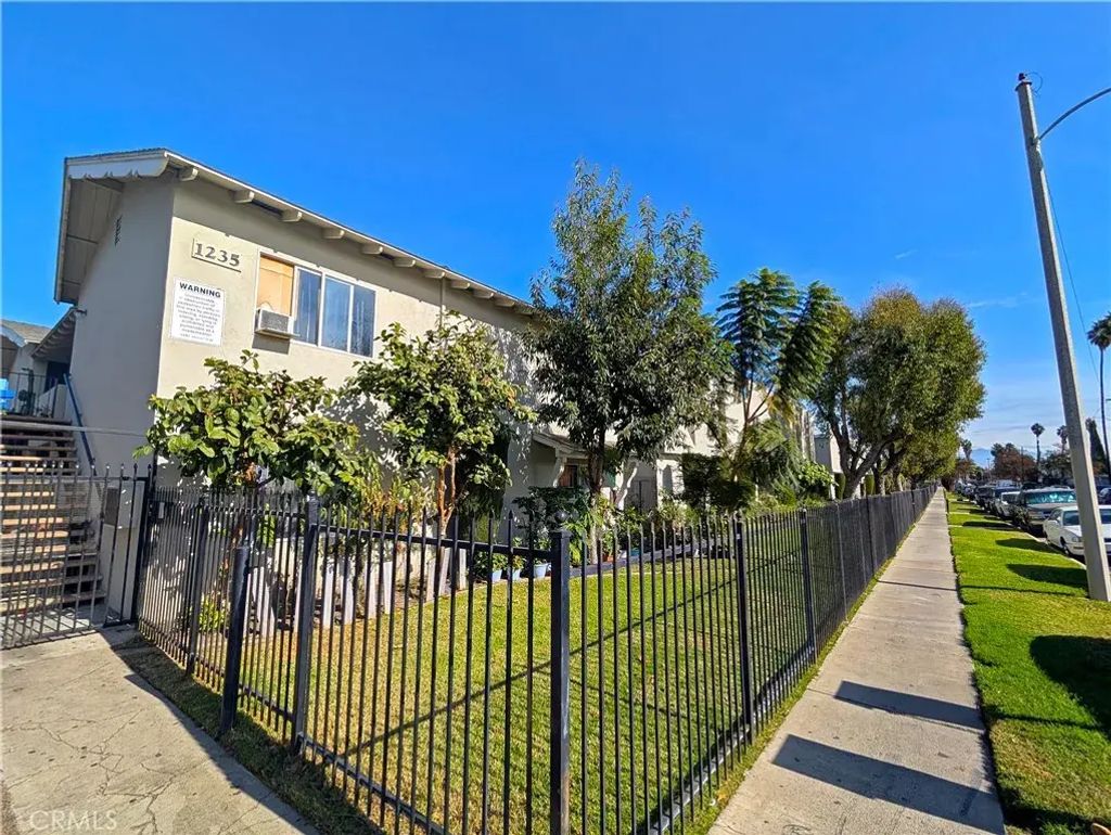 1239 Brook Street West, Santa Ana