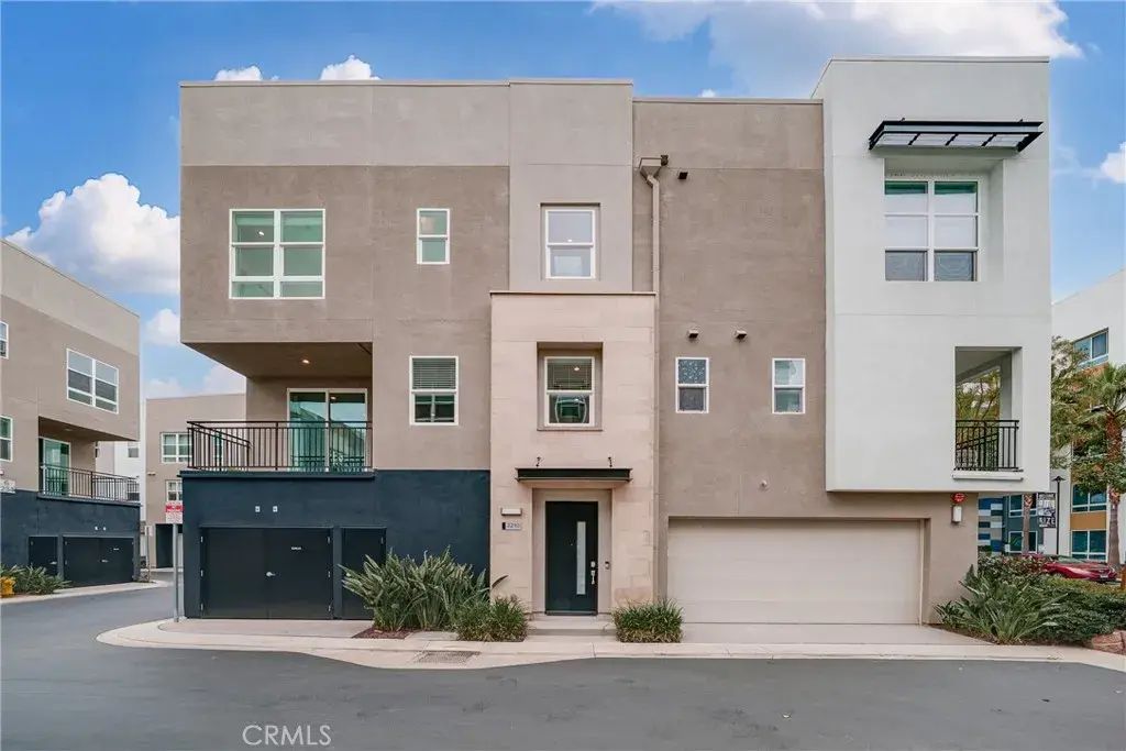 2210 Synergy, Irvine