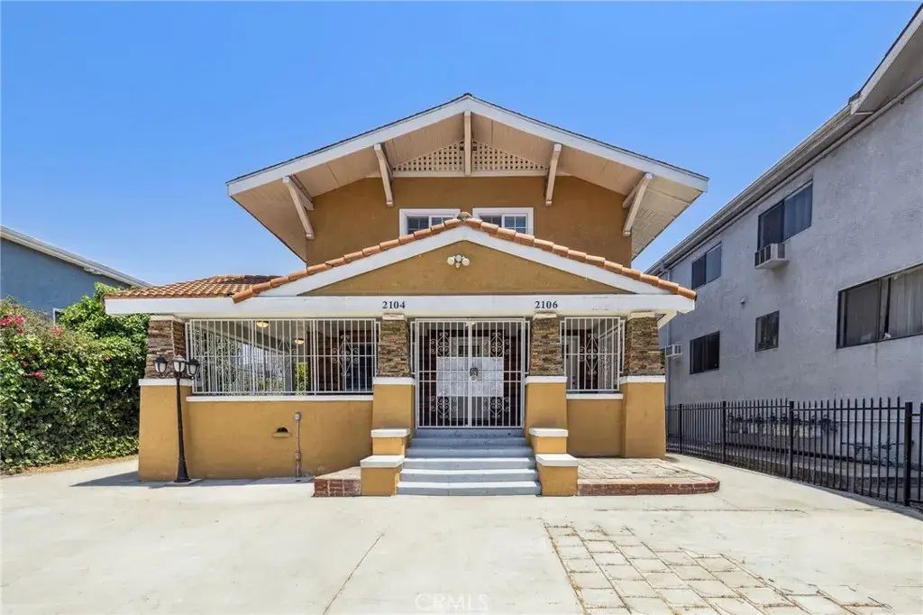 2104 Crenshaw Boulevard, Los Angeles
