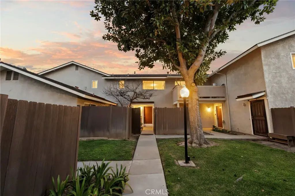 216 Whitney Avenue 2, Pomona