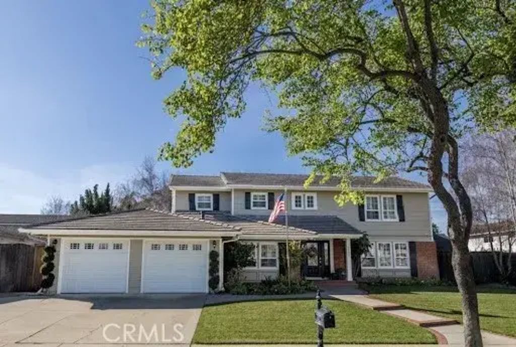 4565 Brighton, Santa Maria