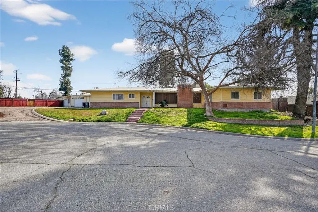 1733 Crestmont, Bakersfield