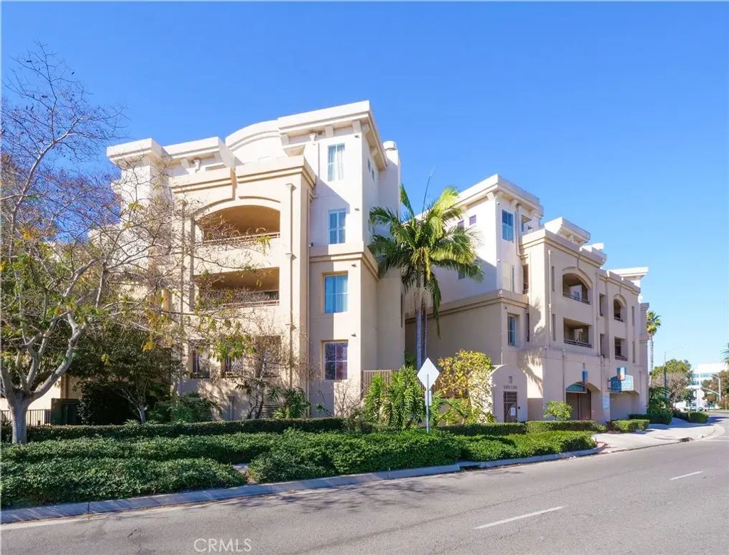 1281 Cabrillo Avenue 303, Torrance