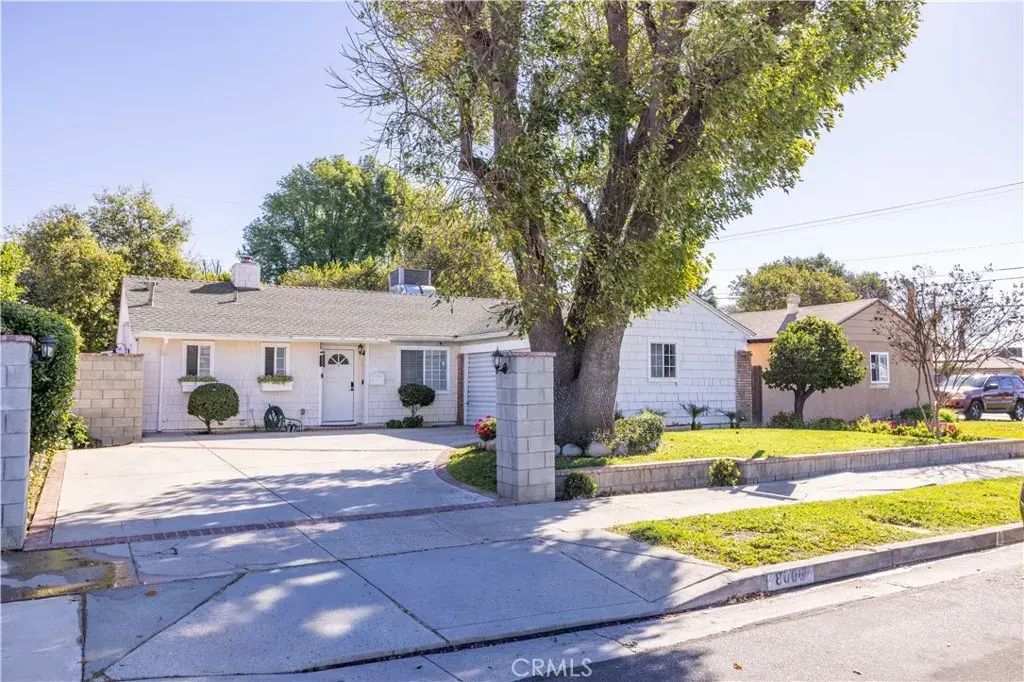 8006 Zelzah, Reseda