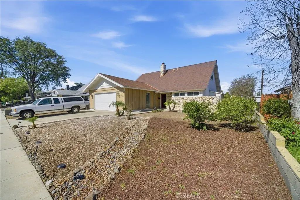 395 E Monterey, Corona
