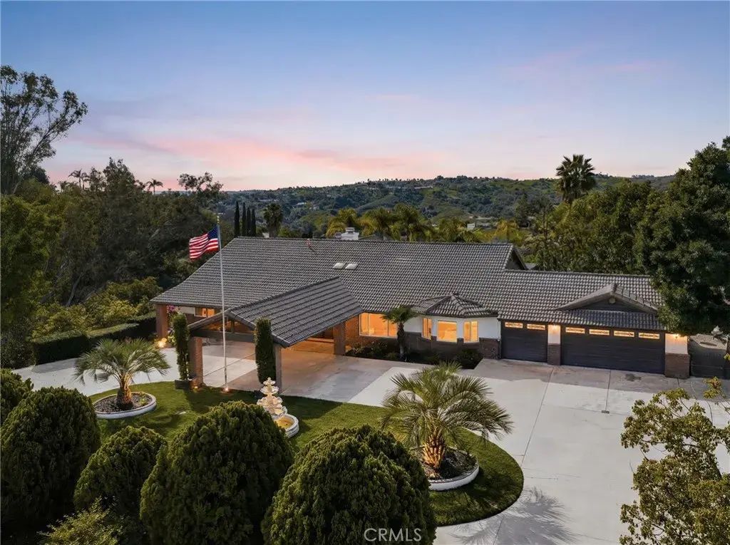 2465 Via Oeste Drive, Fallbrook