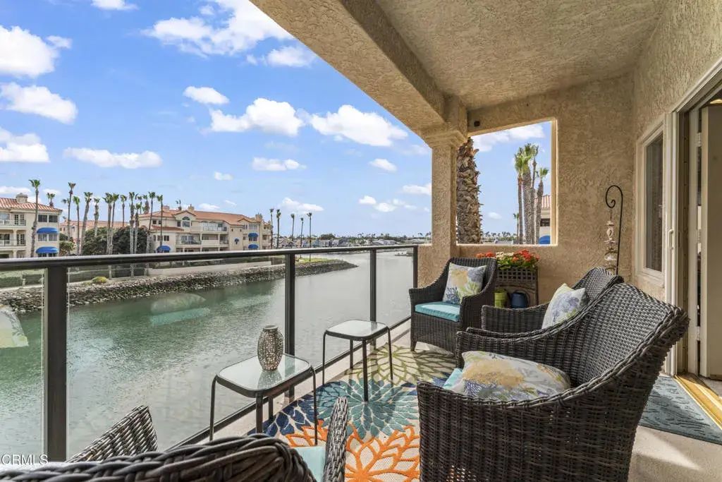 1729 Emerald Isle Way, Oxnard