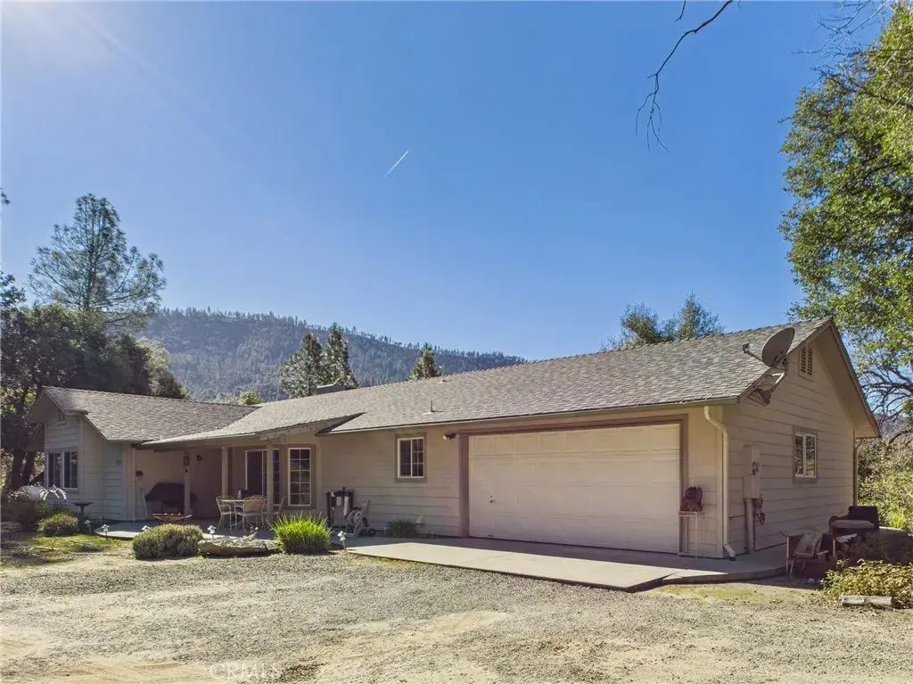 37550 Mountain Lakes, Oakhurst