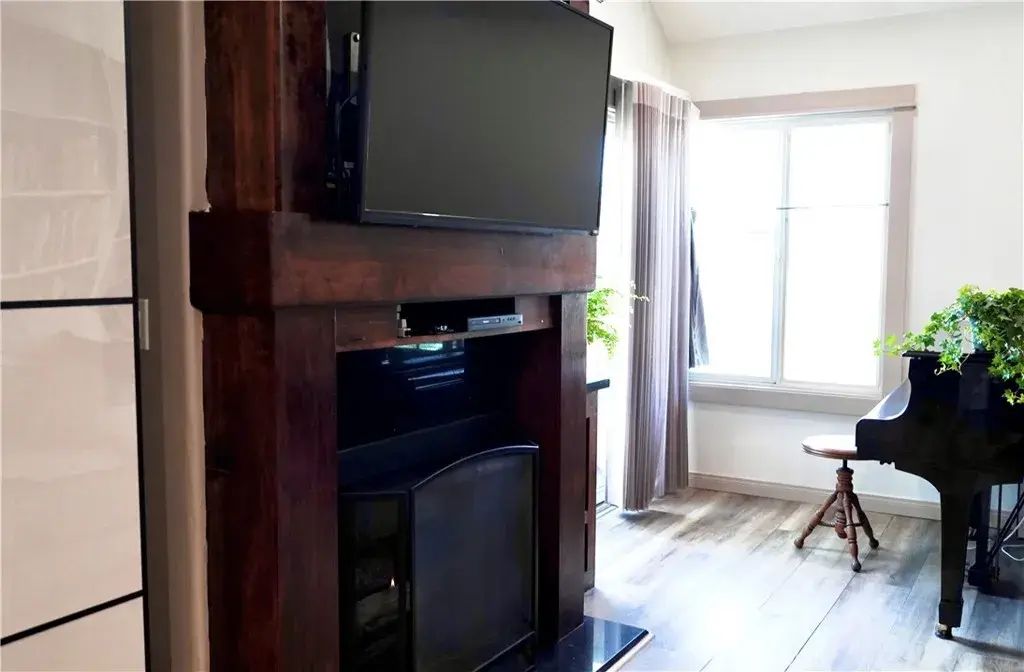 1100 Newport Avenue 403, Long Beach