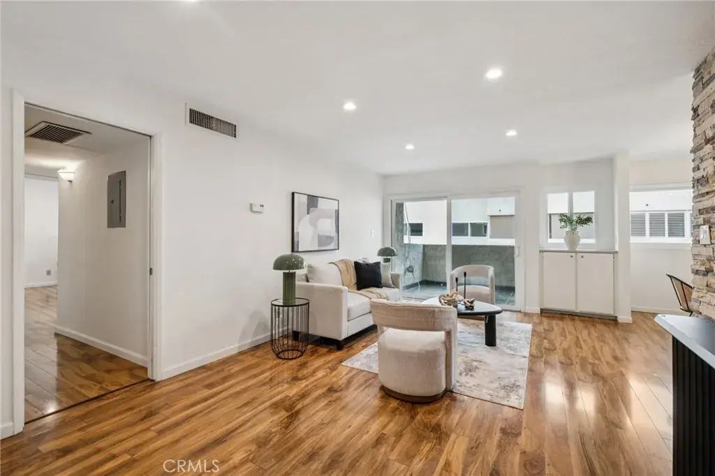 125 S Sierra Madre 215, Pasadena