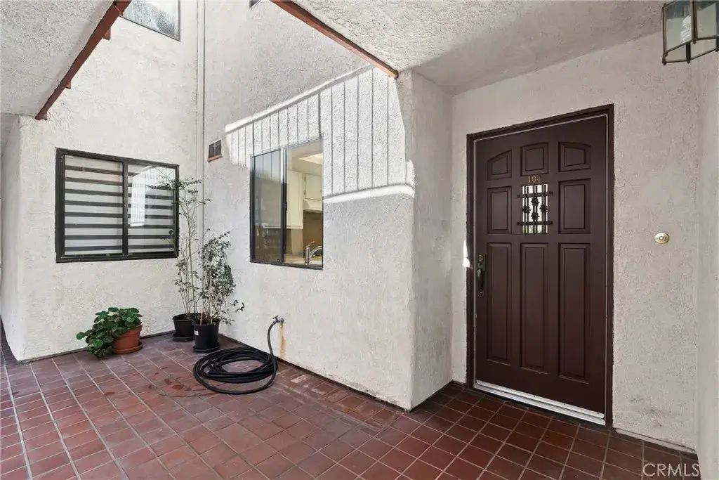 7625 Reseda Boulevard 104, Reseda
