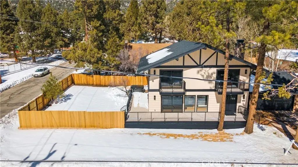 1087 Rocky Mountain Rd, Big Bear City