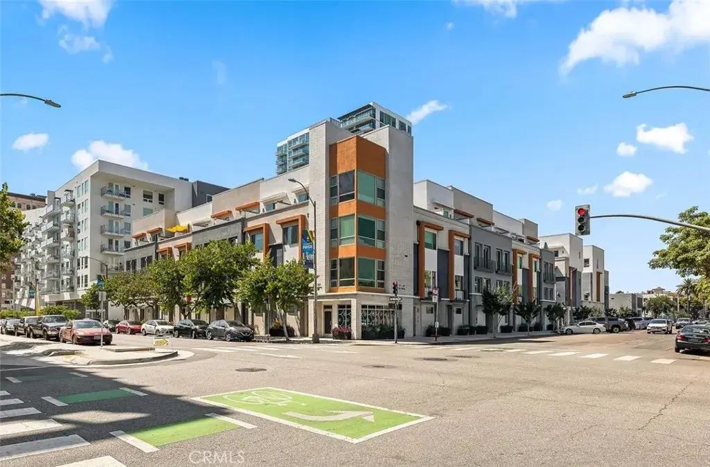 215 Elm Avenue, Long Beach