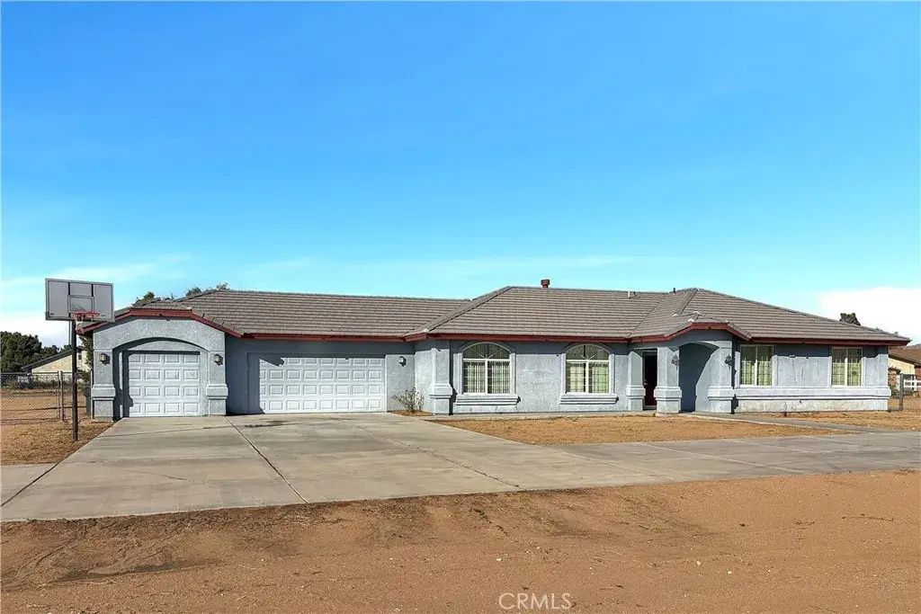 14915 Ramona Road, Apple Valley