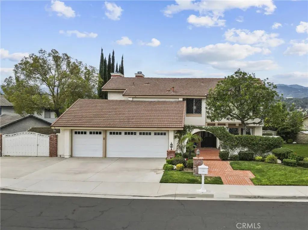 25459 Cariz Drive, Valencia