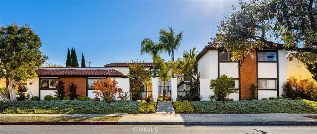 201 E 16th Street D, Costa Mesa