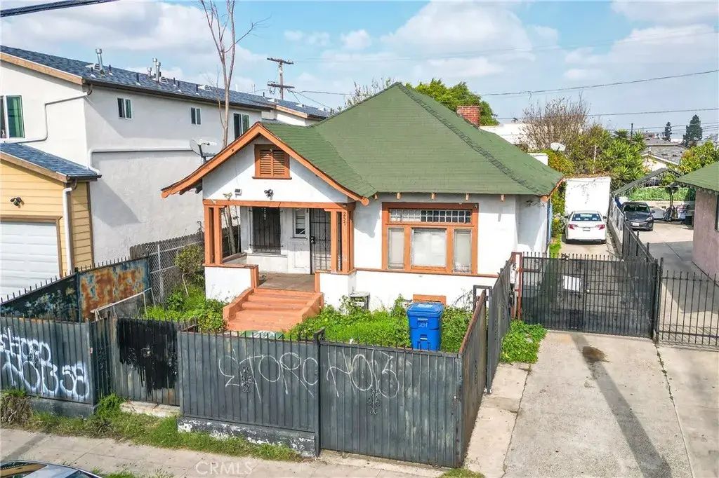 257 W 42nd, Los Angeles