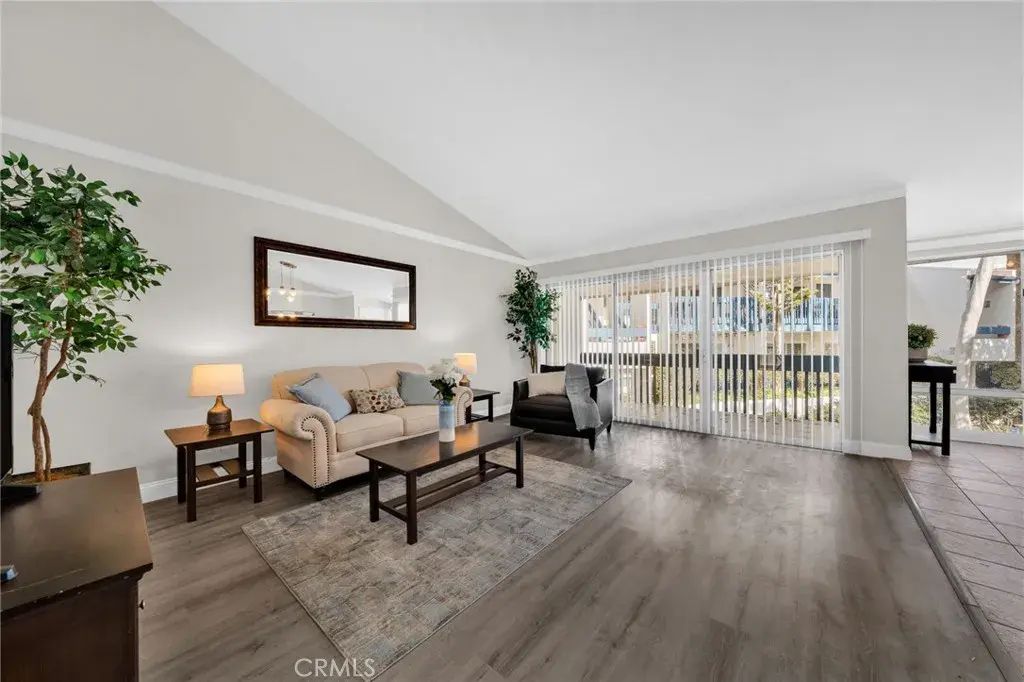 902 Camino Real 208, Redondo Beach