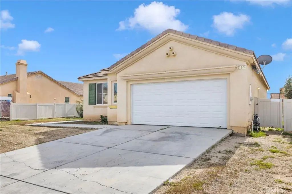 11843 Desert Glen, Adelanto