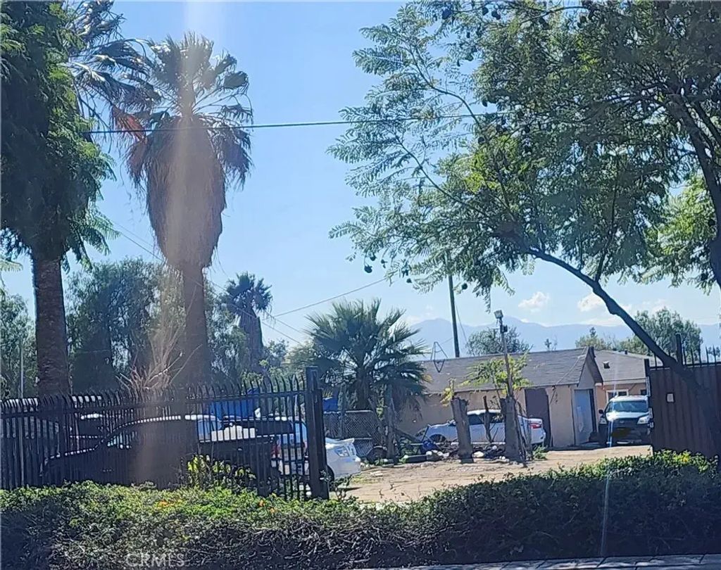 5956 Mission, Jurupa Valley
