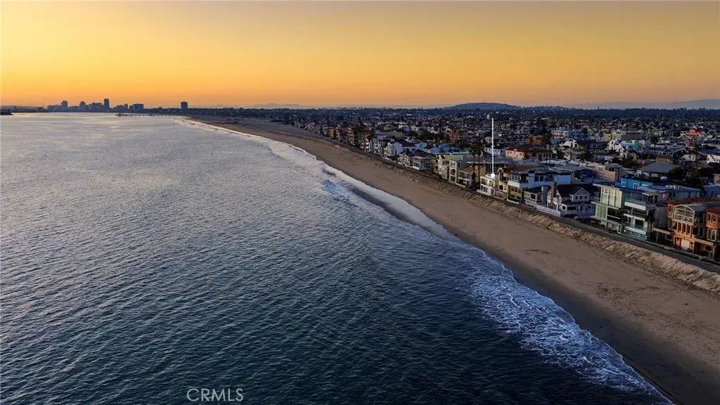 10 66th Place, Long Beach