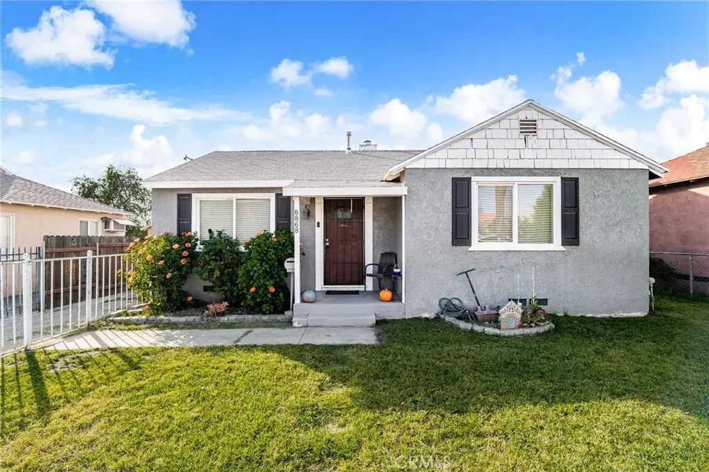8868 Juniper Avenue, Fontana