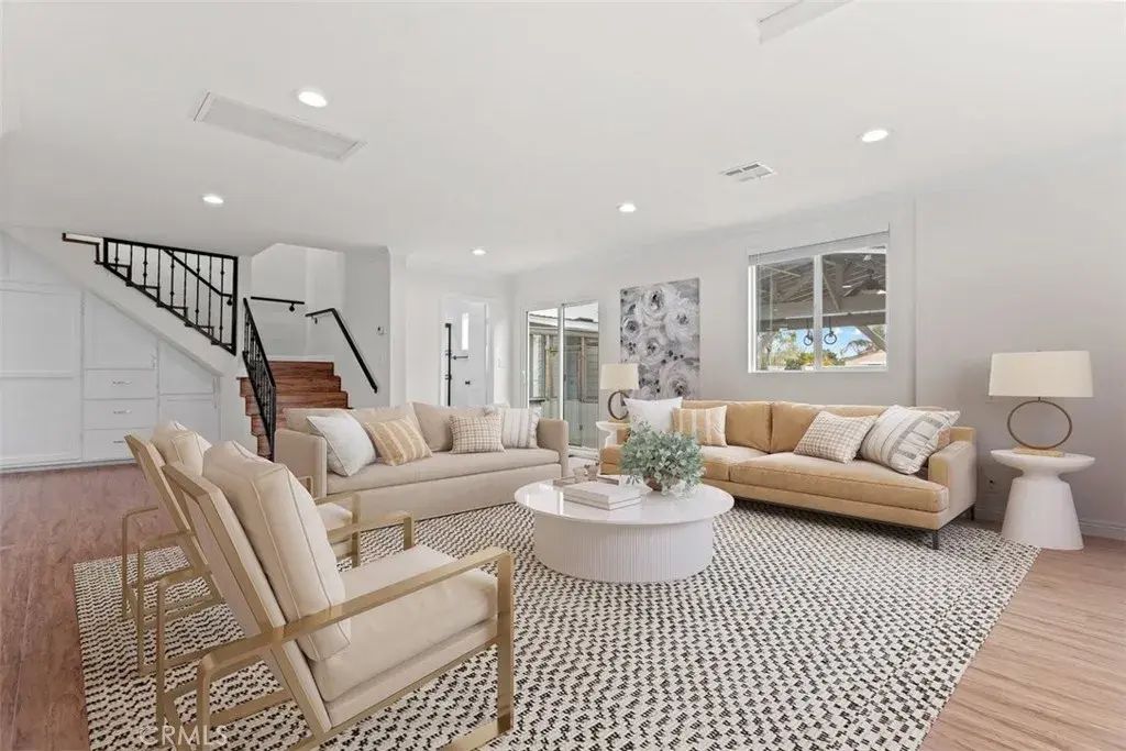 9617 Cedros, Panorama City